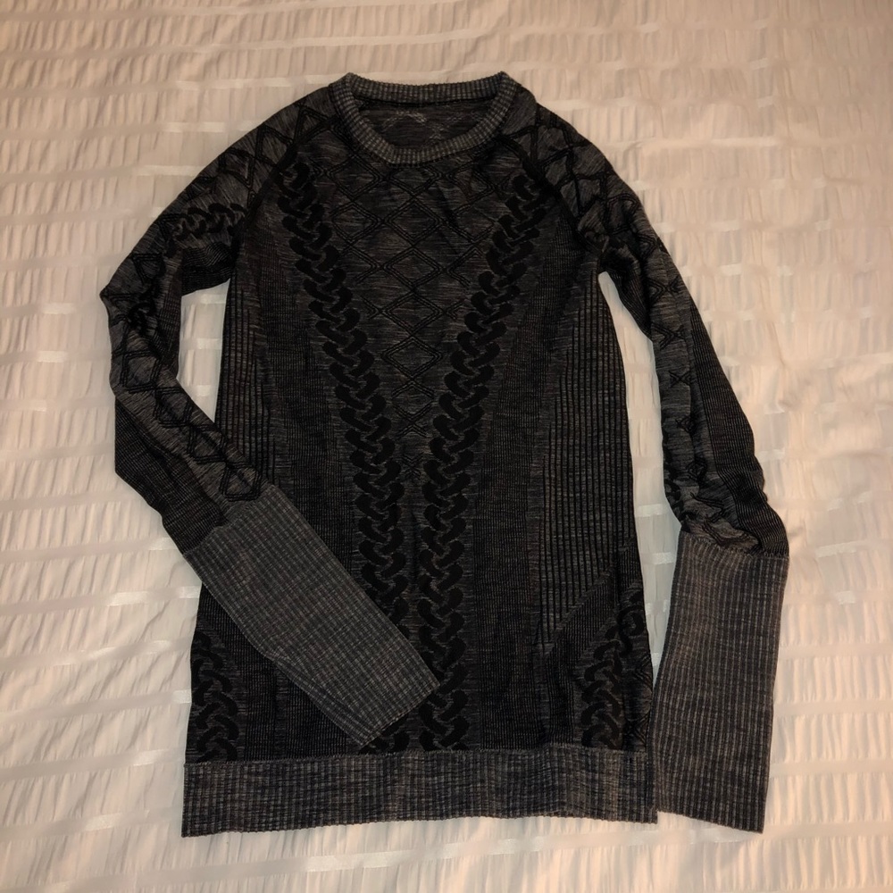 NWOT lululemon shirt